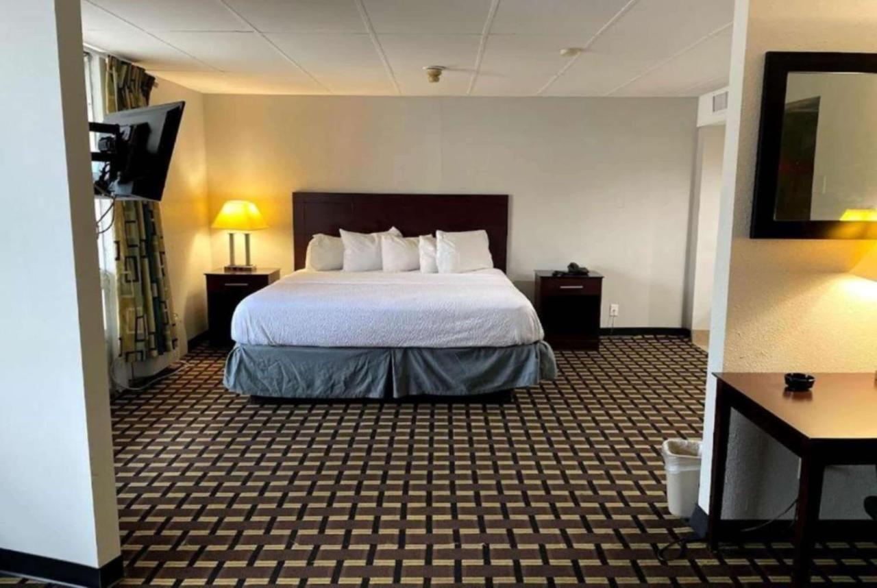 Days Inn By Wyndham Fort Wright Cincinnati Area Eksteriør billede